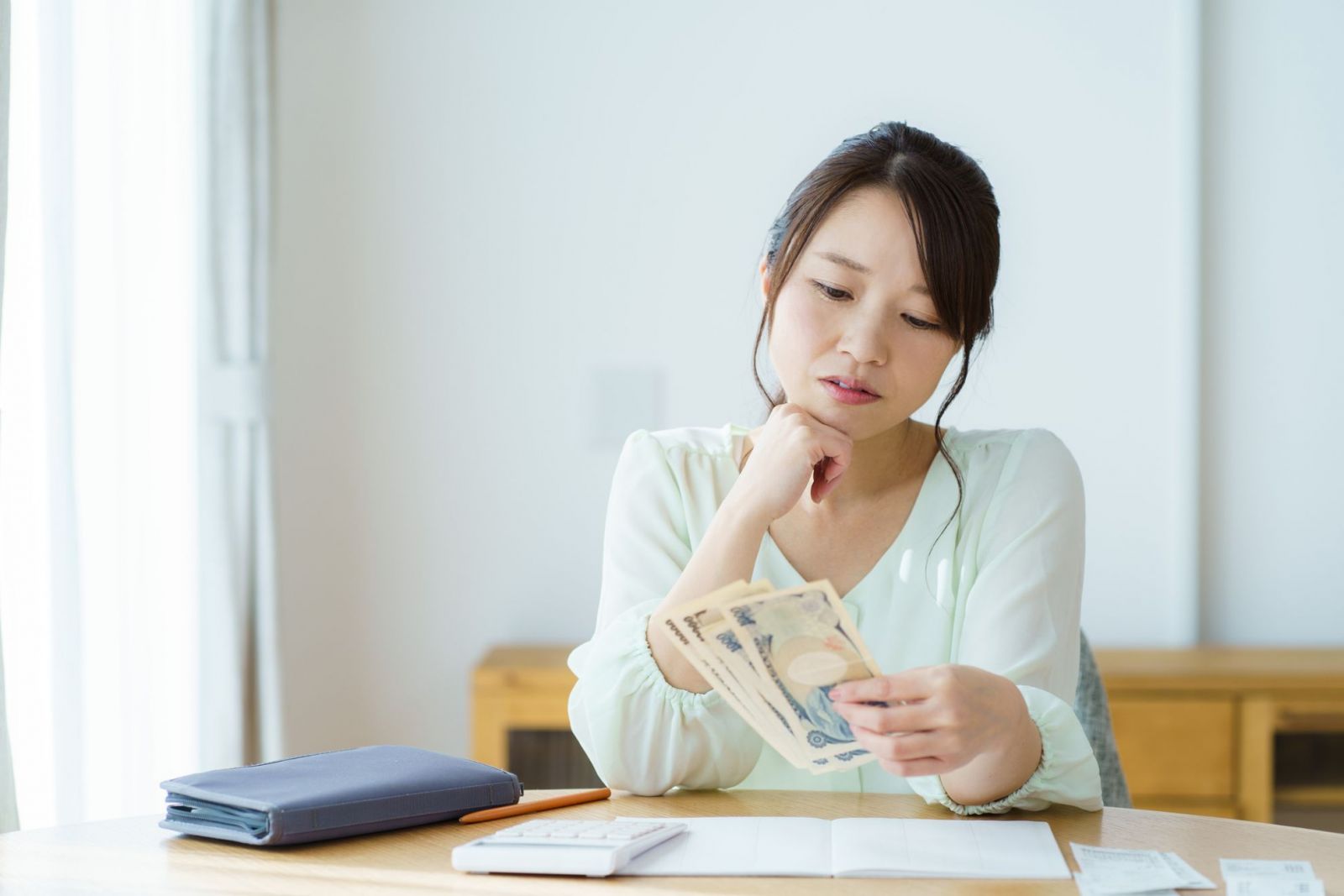 女性が悩んでいる